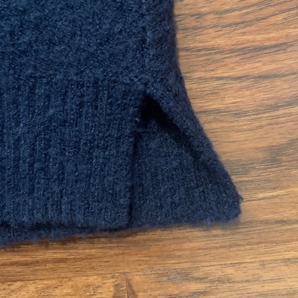 LOFT Sweater - Picture 3 of 5